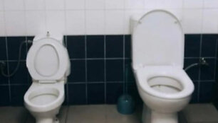 Nuotraukos i&scaron; feisbuko grupės &bdquo;Geriausi tualetai Lietuvoje&ldquo;
