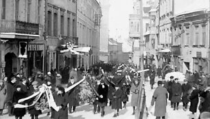 Kino kronika &bdquo;Lietuvos patriarcho dr. Jono Basanavičiaus laidotuvės Vilniuje&ldquo; (1927)