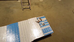 raigarde-sulaikyta-kontrabanda-cigaretes-muitininkai-aptiko-stiklainiu-krovinyje-is-baltarusijos