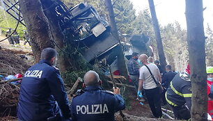 Italijoje nukritus lyninio keltuvo kabinai žuvo 8 žmonės