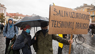 A.G.Astrauskaitės organizuojamas mitingas prie&scaron; galimybių pasą