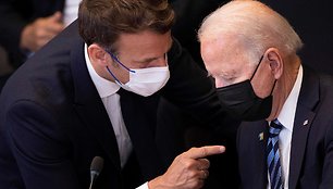 Emmanuelis Macronas, Joe bidenas