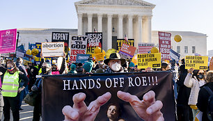 JAV vyksta protestai už ir prieš moterų teisę į abortą