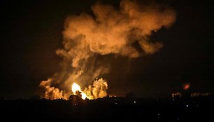 Izraelis po raketų atakų smogė „Hamas“ taikiniams Gazos Ruože