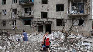 Rusijos smūgio daugiabučiui Časiv Jare padariniai
