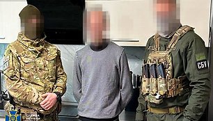 Ukrainos Gynybos ministerijos pareigūnai pričiupti pasisavinę pinigus statant kareivines