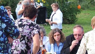 Parapijos klebonas: &bdquo;Į sveikatą parapijiečiai&ldquo;