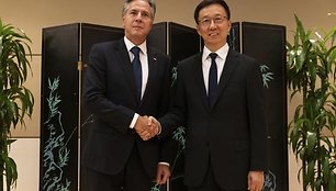 Naujausiose aukšto lygio derybose JAV ir Kinija ragina palaikyti stabilius ryšius