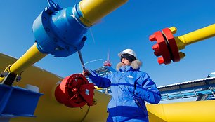 „Gazprom“ buvo priverstas dujų gavybą pirmąjį pusmetį sumažinti ketvirtadaliu