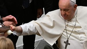 Pranciškus nušalino jo popiežiavimą kritikuojantį JAV vyskupą