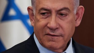 RONEN ZVULUN / REUTERS