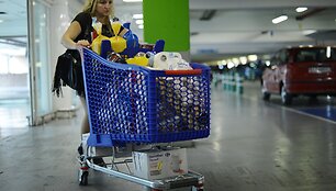 VINCENT WEST / Reuters
