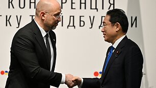 Denysas &Scaron;myhalis ir Fumio Kishida