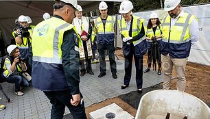 BNS nuotr. 2022 antroje pusėje Sietyno gatvėje buvo įkasta kapsulė ateities kartoms. 