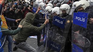 Khalil Hamra / AP