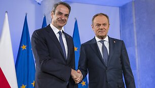 Mitsotakis susitinka su Donald Tusk Var&scaron;uvoje 2024-04-12. / Attila Husejnow / ZUMAPRESS.com