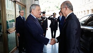 Italijos užsienio reikalų ministras Antonio Tajani susitinka su palestiniečių ministru pirmininku Mohammedu Mustafa / Giuseppe Lami / ZUMAPRESS.com