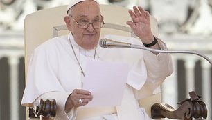 Vatikano Popiežius yra pasaulio dvasinis vadovas. / Andrew Medichini / AP