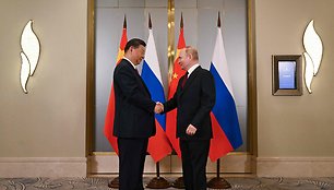 V. Putinas ŠBO susitikime Kazachstane pasidžiaugė kaip niekad stipriais ryšiais su Kinija / SERGEI GUNEYEV / AFP