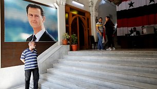 Siraijai balsuoja parlamento rinkimuose Damaske. / Yamam Al Shaar / REUTERS