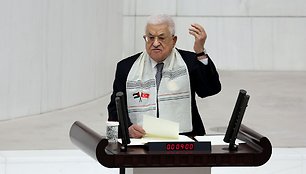 Palestiniečių prezidentas Turkijos parlamentui pareiškė vyksiantis į Gazos Ruožą / ADEM ALTAN / AFP