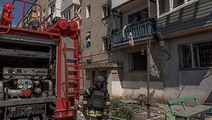 Ukrainos pareigūnai: per Rusijos smūgius žuvo penki civiliai / ROMAN PILIPEY / AFP
