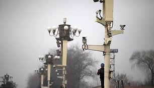 Pietų Korėjos kariai pašalino virš tūkstančio Kinijoje pagamintų vaizdo stebėjimo kamerų / NIR ELIAS / REUTERS