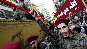 Hezbollah lyderio I. Aqil ir nario M. Hamad laidotuvės Beirute. / Amr Abdallah Dalsh / REUTERS