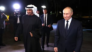 Mohamedas bin Zayedas Al Nahyanas ir Vladimiras Putinas / Mikhail Metzel/Kremlin Pool / ZUMAPRESS.com