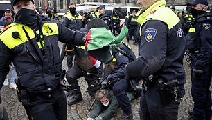 Protestas Amsterdame / ROBIN VAN LONKHUIJSEN / AFP