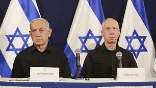 Izraelio ministras pirmininkas Benjaminas Netanyahu ir gynybos ministras Yoavas Gallantas  / Abir Sultan / AP