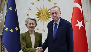 Ursula von der Leyen ir Recepas Tayyipas Erdoganas / TURKISH PRESIDENTAL PRESS SERVIC / AFP