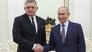 Robertas Fico ir Vladimiras Putinas / Gavriil Grigorov / AP