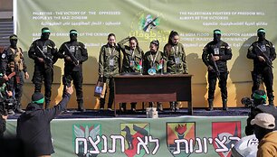 &bdquo;Hamas&ldquo; Raudonajam Kryžiui Gazoje perdavė keturias izraelietes įkaites / Dawoud Abu Alkas / REUTERS