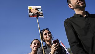 Oded Balilty / AP