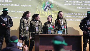 &Scaron;e&scaron;tadienį paleistos keturios įkaitės kari&scaron;kės / Abdul Rahman Abu Salama/SIPA / Abdul Rahman Abu Salama/SIPA