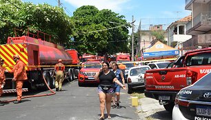 Gaisras Rio de Žaneire / Fausto Maia / ZUMAPRESS.com