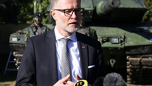 Andris Sprūdas / Tom Little / REUTERS