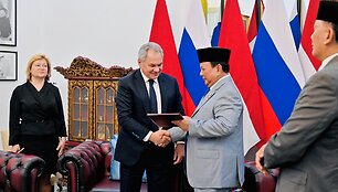 Sergejus &Scaron;oigu ir Prabowo Subianto / HANDOUT / AFP