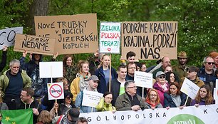 &bdquo;Greenpeace&ldquo; aktyvistai proteste / LausitzNews.de/ Erik-Holm Langhof via www.imago-images.de / imago images / lausitznews.de