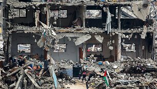 Griuvėsiai po Izraelio smūgio Gazos Ruože / BASHAR TALEB / AFP