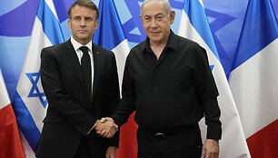 Emmanuelis Macronas ir Benjaminas Netanyahu / Christophe Ena / AP