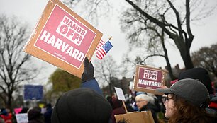 Protestas prie Harvardo universiteto Kembridže / Nicholas Pfosi / REUTERS