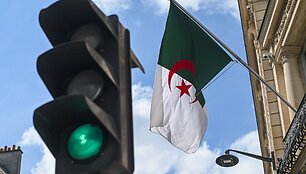 Alžyro vėliava Paryžiuje / Julien Mattia / ZUMAPRESS.com