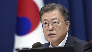 Moon Jae-inas / Ahn Jung-hwan / AP