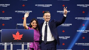 Pierre'as Poilievre'as su žmona / Adrian Wyld / AP