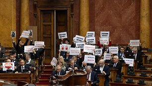 Djordje Kojadinovic / REUTERS