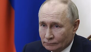 Mikhail Metzel / AP