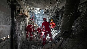 Gelbėtojai Teherano Evino kalėjime / MOSTAFA ROUDAKI / AFP
