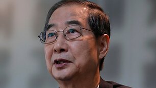 Han Duck-soo / Ahn Young-joon / AP